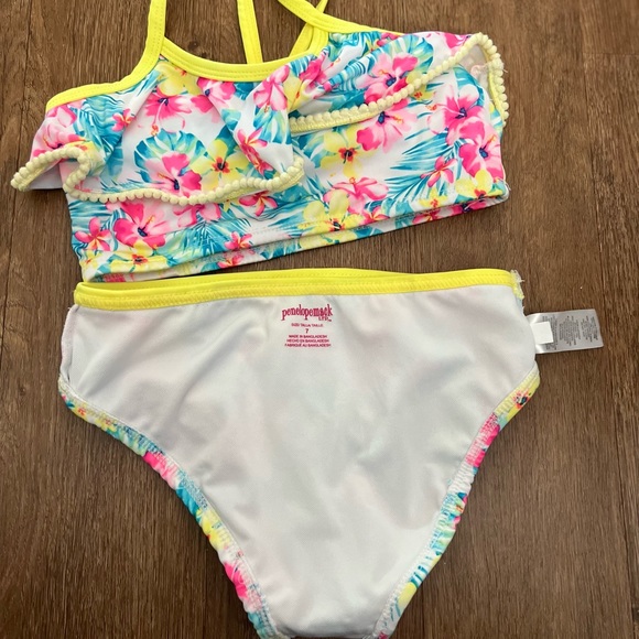 Swimsuits - Picture 4 of 4